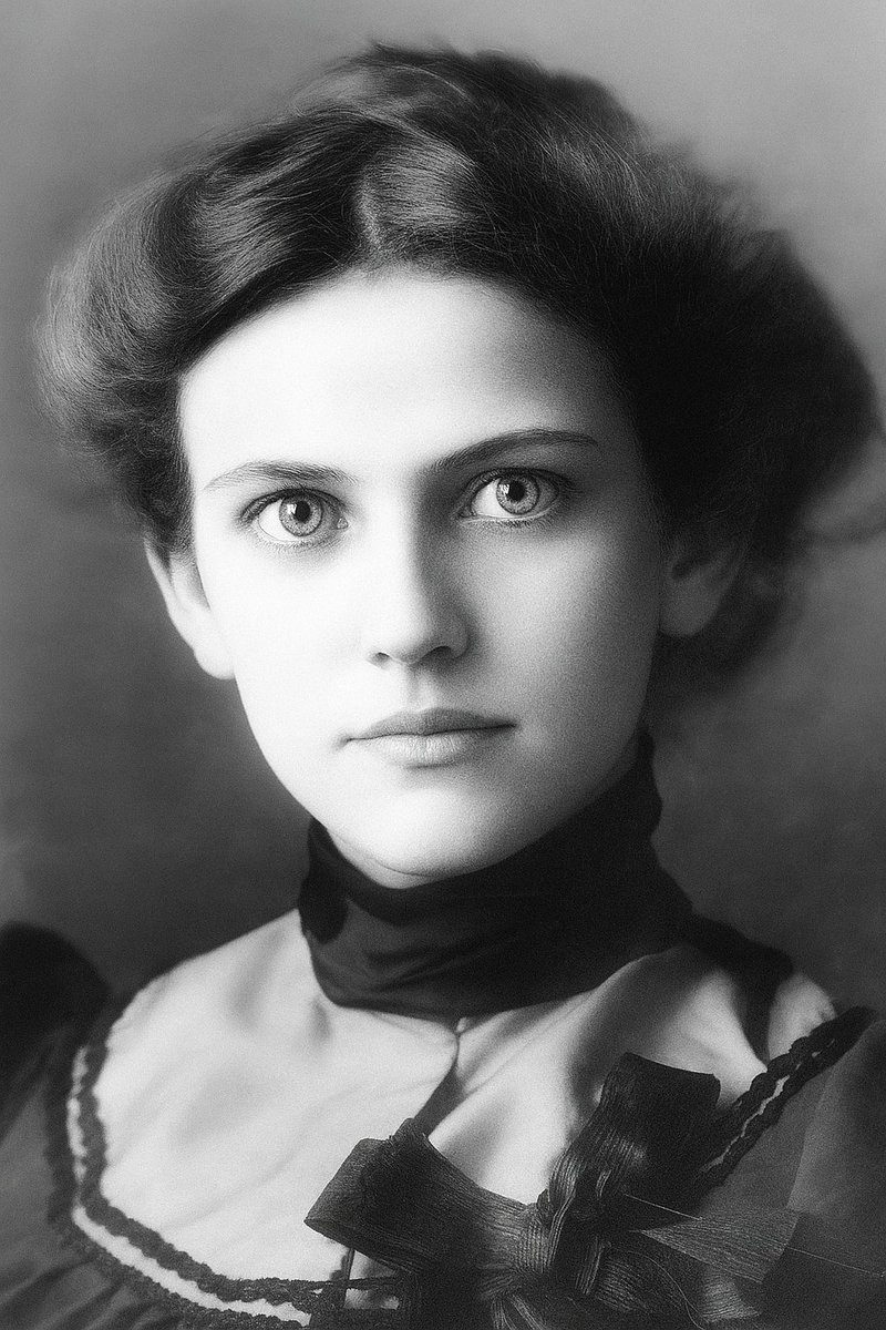 Mod2Severe's tweet image. Did you know that ChatGPT4 does photo restoration?
Just paste your pic and say "Fix this and clean it up".
@uberboyo
"Woman from Georgia USA in the 19th Century, Frances Virginia Harris"