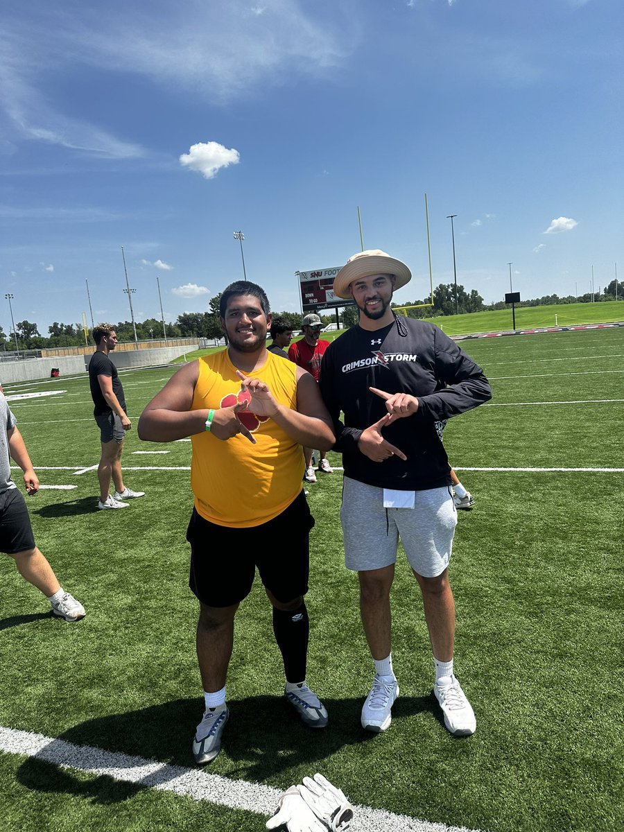 VictordFlores's tweet image. Had an amazing time with @CoachLove28 and loved competing at @SNUFootball , learned a lot and excited to learn more soon.
@lockarb15 @PCNAthletics @PCNorthFootball @recruitpcnorth #protectthepaw #PTP