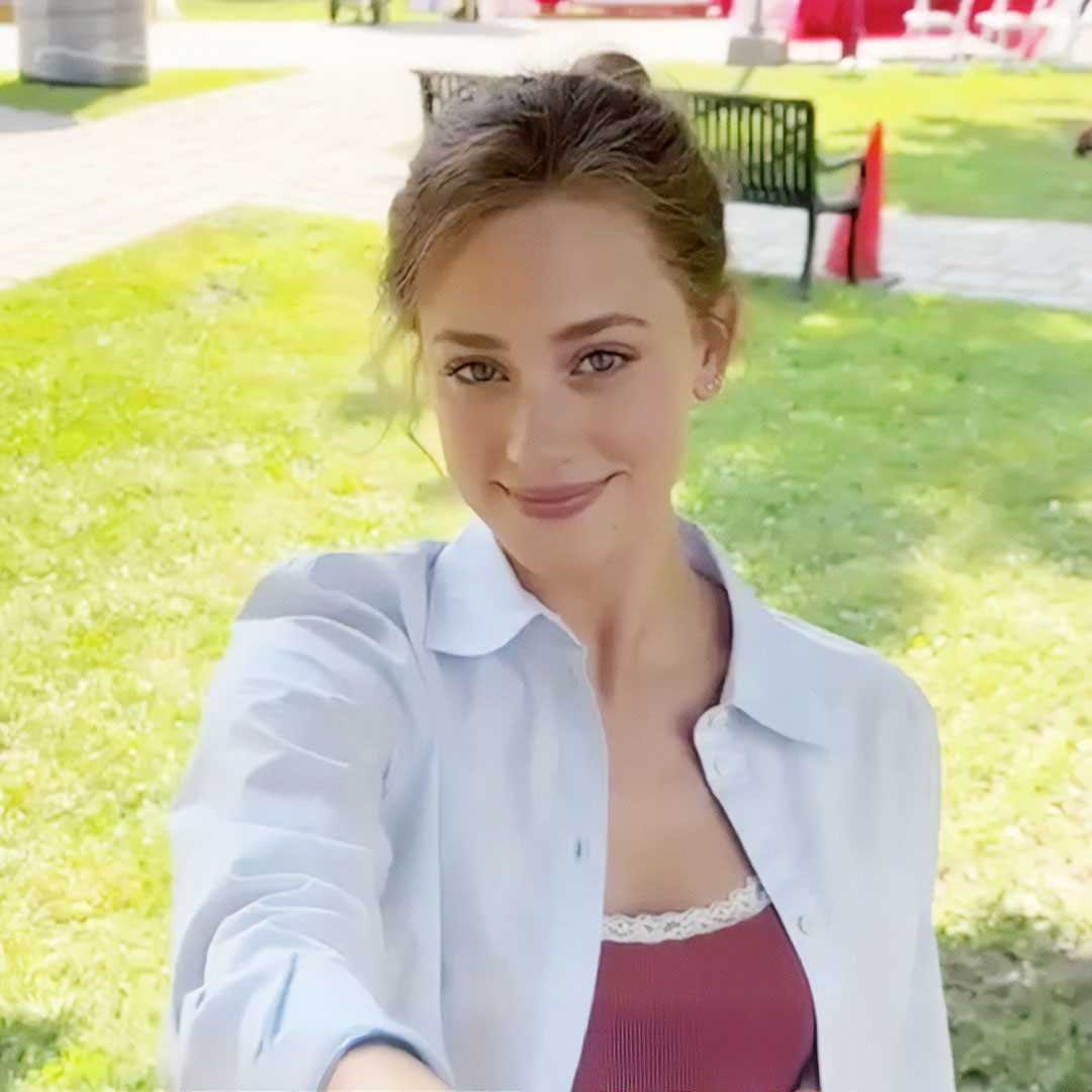 PrimeVideoBR's tweet image. vcs estão prontos pra conhecer oficialmente o Dr. Adam Carlsen e Olive Smith? pq eu tô 🧪💥🧬❤️ #AHipóteseDoAmor
#TheLoveHypothesis #LiliReinhart #TomBateman #AliHazelwood