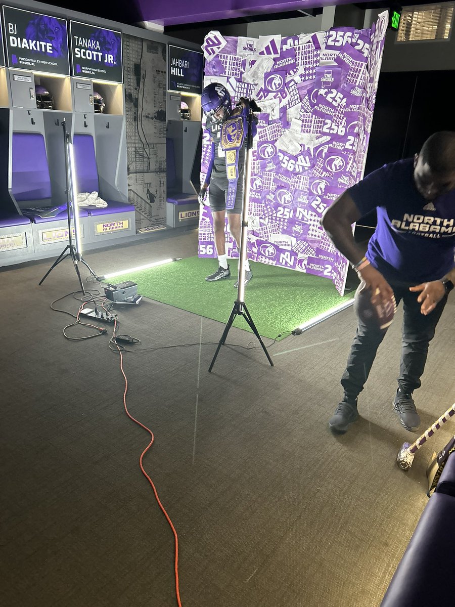 Preston Crump (@pre_2solid) on Twitter photo Had an amazing time in Alabama today! <a href="/DeLockett/">Coach De'Von Lockett</a> <a href="/CoachBo7/">Vincent โBo Jacโ Jackson</a>
#PURPLESWARM Had an amazing time in Alabama today! <a href="/DeLockett/">Coach De'Von Lockett</a> <a href="/CoachBo7/">Vincent โBo Jacโ Jackson</a>
#PURPLESWARM