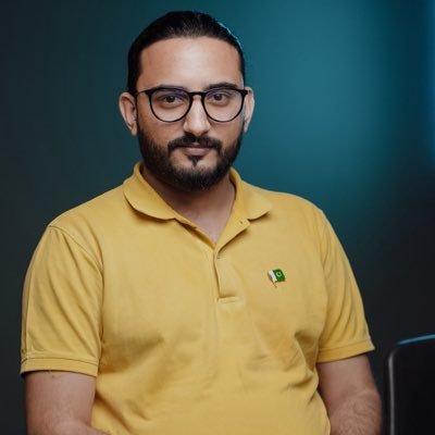 زبیر علی خان رانگ نمبر ہے اور یہ ظالم نظام کا بیانیہ پرموٹ کرتا ہے، یہ شخص اسٹیبلشمنٹ کے پے رول پر ہے
اس کا کام صرف نفرت پھیلانا ہے ،

 زبیر علی خان ایک چھپا ہوا حسن ایوب ہے