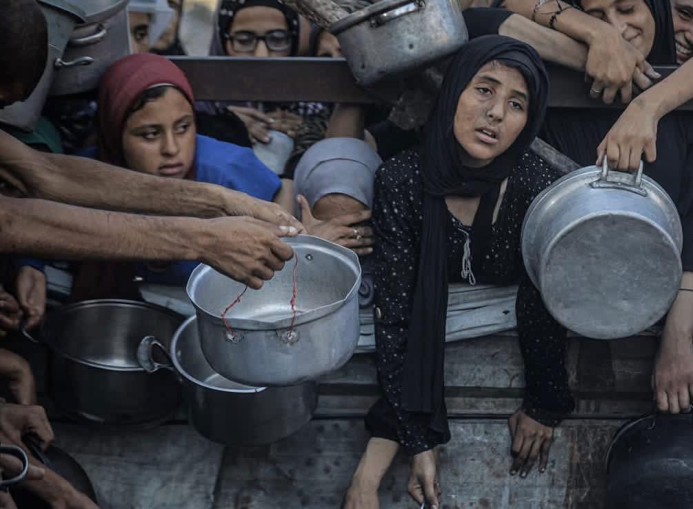 غزة جائعة محاصرة
فلا نامت أعين الجبناء
 #غزه_تموت_جوعا