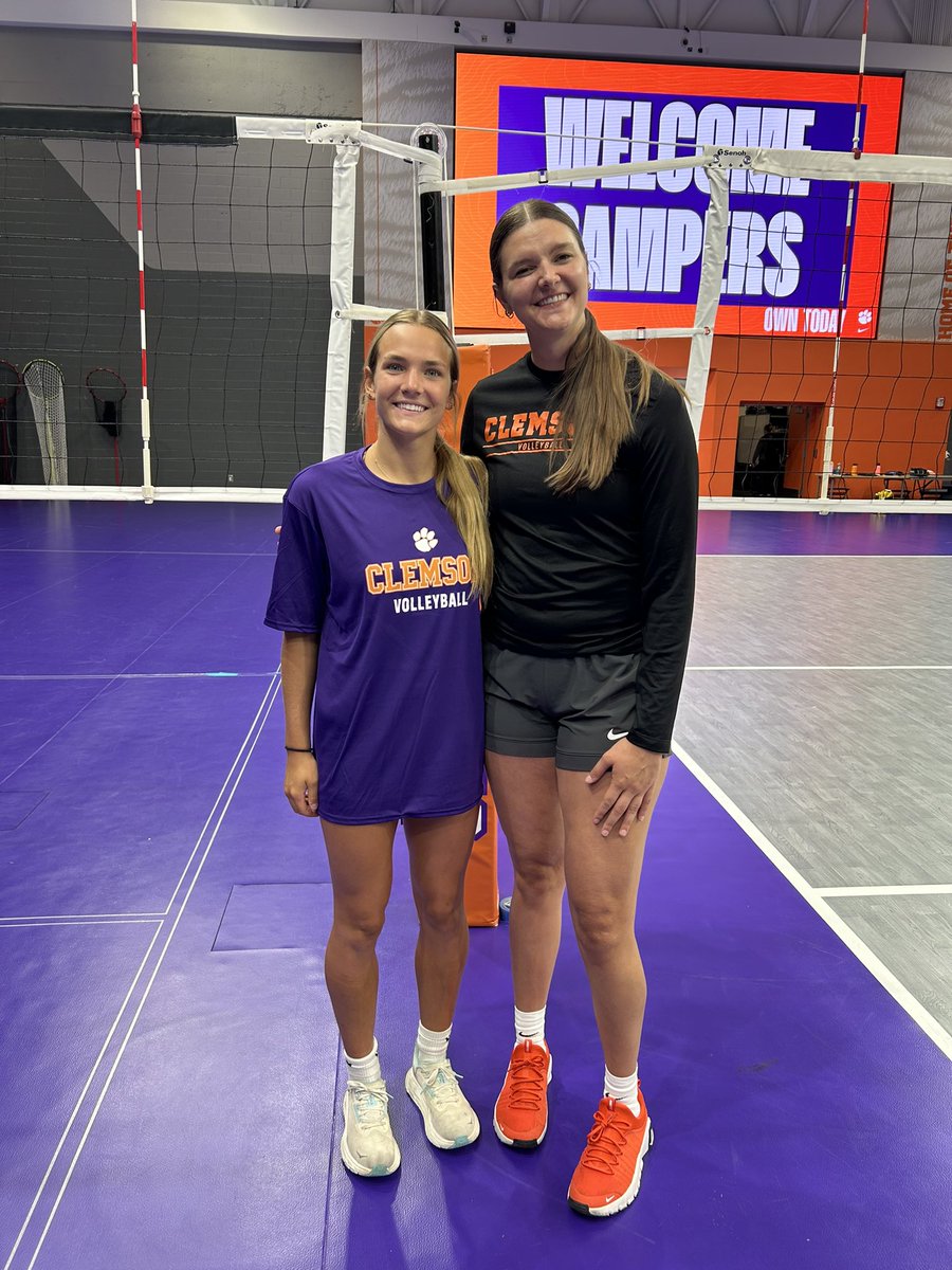 LydieVarnadore's tweet image. Thank you so much to @ClemsonVB for an amazing elite camp! What a great opportunity to learn from Coach Kirr, Coach Unroe, and Coach Mo! @CoachKirr @A5Chattanooga