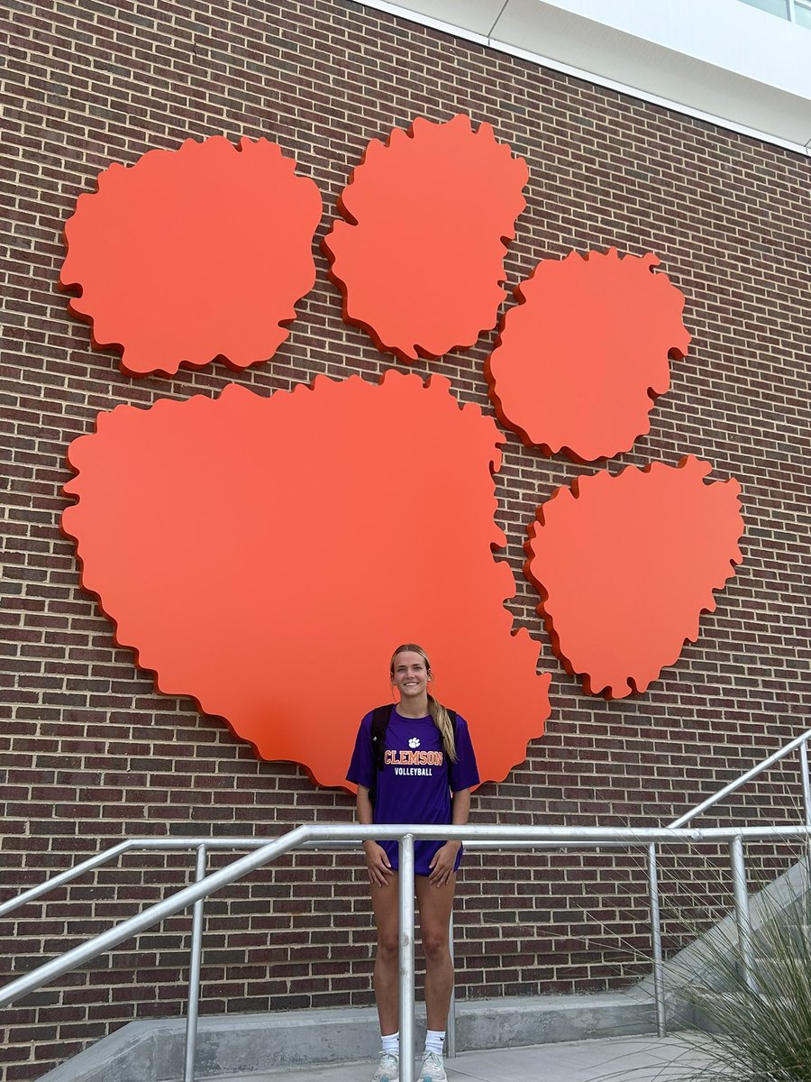 LydieVarnadore's tweet image. Thank you so much to @ClemsonVB for an amazing elite camp! What a great opportunity to learn from Coach Kirr, Coach Unroe, and Coach Mo! @CoachKirr @A5Chattanooga