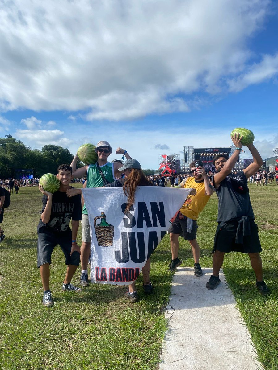 nicobalmacedag's tweet photo. @Cosquin_Rock Somos LA BANDA DE LA SANDÍA, vamos todos los años. Aguante todo, aguante divididos, es por ahí. #CR26 https://t.co/GRowV6wERL