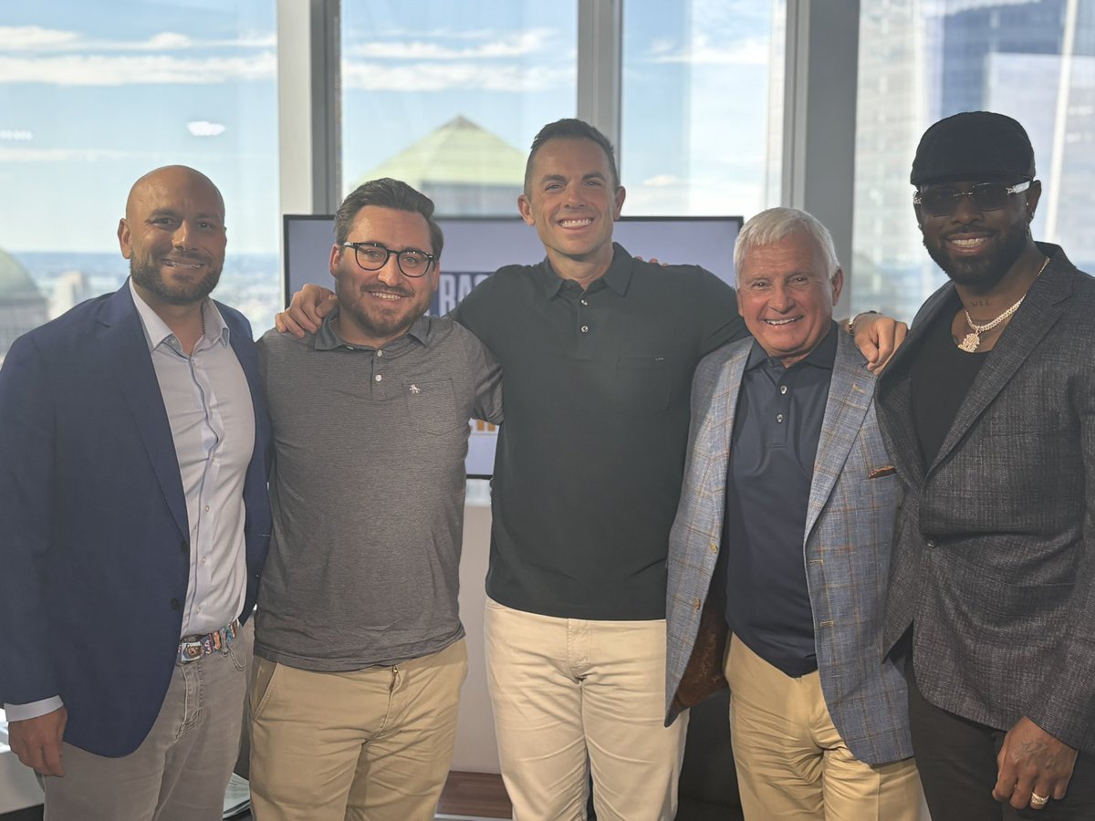 MikeyRobz's tweet image. #BNNY 6 PM @SNYtv
David Wright
Jose Reyes (@lamelaza_7)
Terry Collins (@TerryCollins_10
In-Studio!
Can’t top that!
(Also @sal_licata is here… sorry but someone has to ask the questions!)