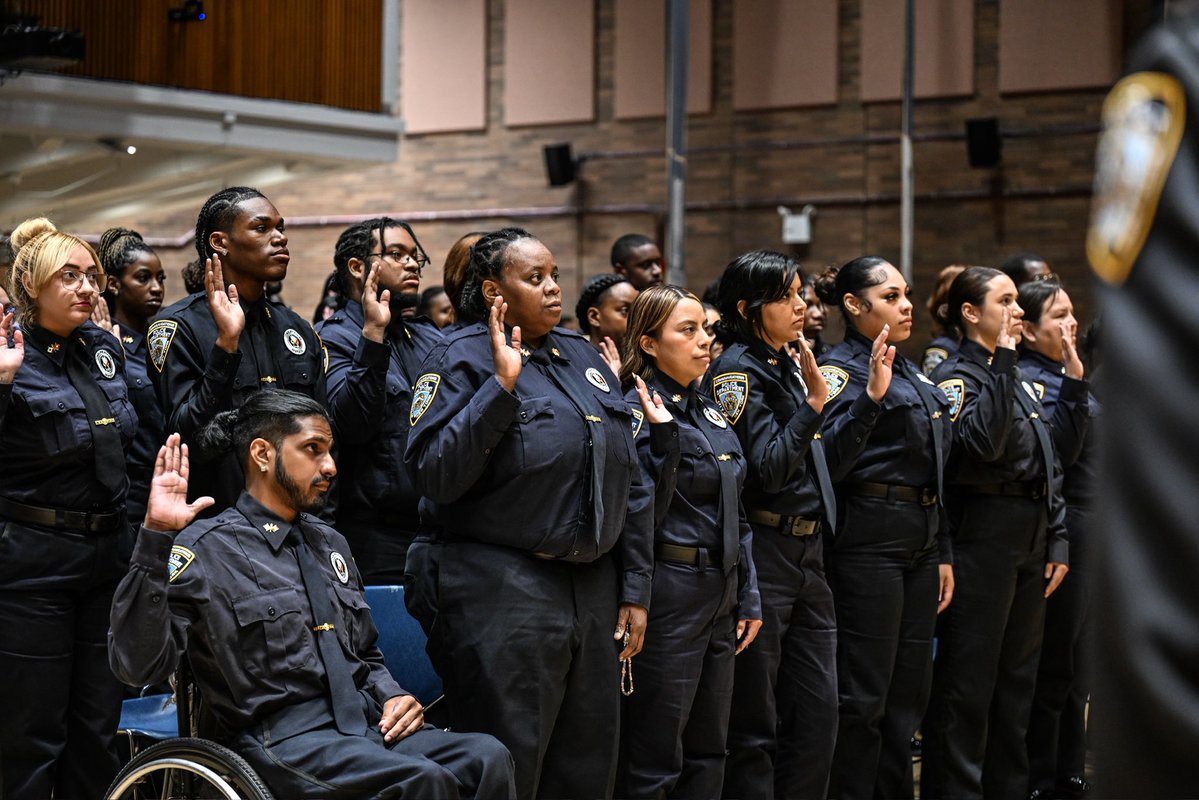 NYPDPC's tweet image. The NYPD's 911 call takers are the first point of contact for someone in crisis. Today's graduates are specially trained to calmly and effectively set an emergency response into motion.
It's a responsibility that few people carry, and I know our newest PCTs are ready for it.
