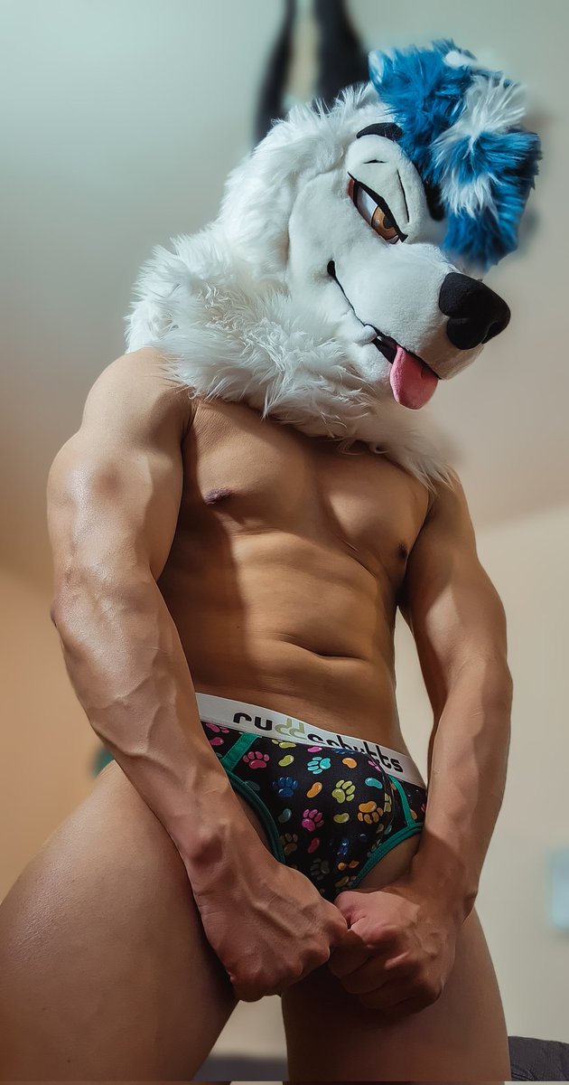 Just an update pic of my current physique. Nothing fancy. Cut is going well but man I miss food. Abs are starting to become more visible though!