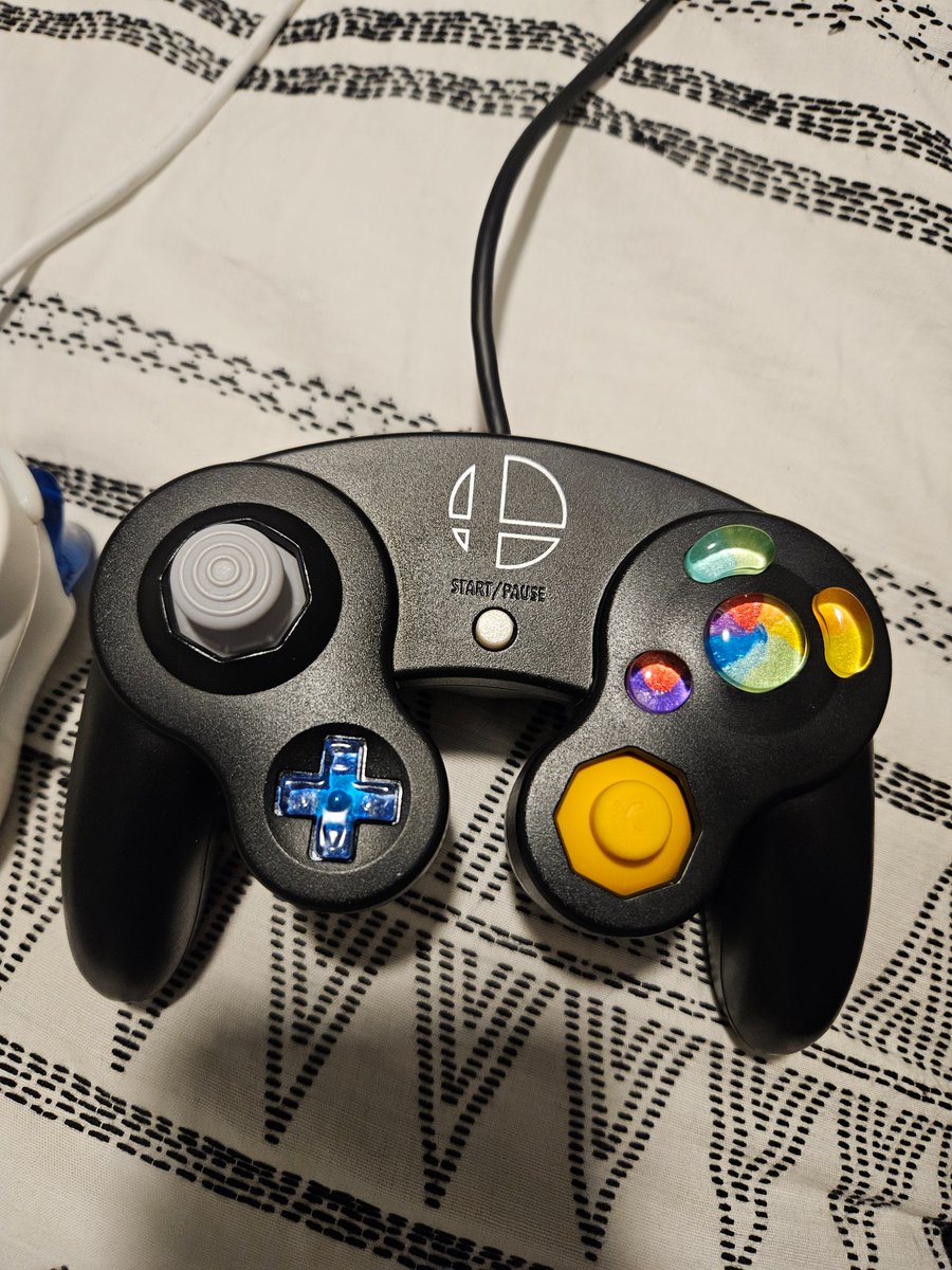 ThrabenU's tweet image. Got myself a little treat today. Smooth buttons are NICE.