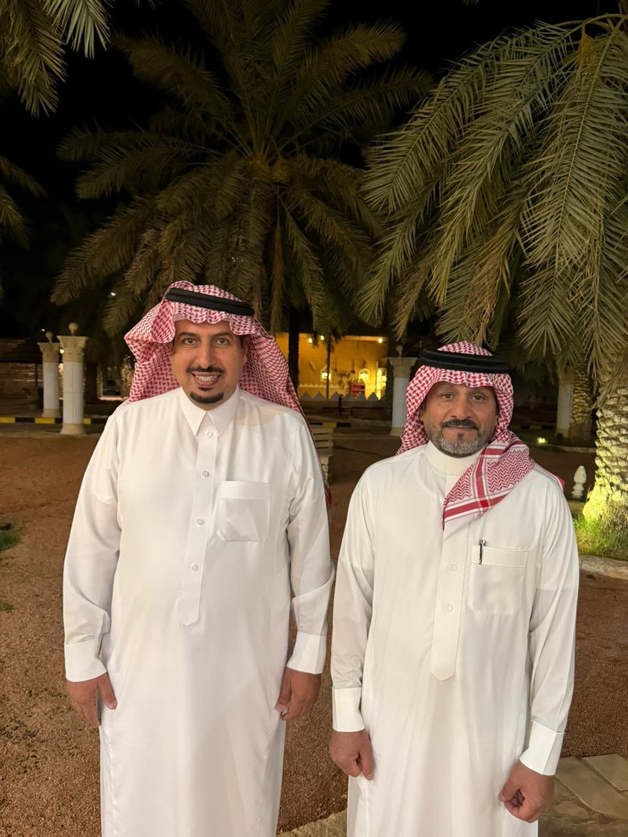 سعدت هذا المساء باستضافة بمنتجع المرقاب  الاستاذ الاخصائي 
 احمد بن حسين السراني 
مدير مستشفى النبهانية العام بالقصيم وسرني ما تابعته من طرح شيق عن الخدمات الصحية وتطورها وعن الطموح الشخصي للاستاذ احمد الذي تابعت من خلاله شغفاً ادارياً وتمكناً جعلني اقرأ نجاحا قادما ومضطردا له