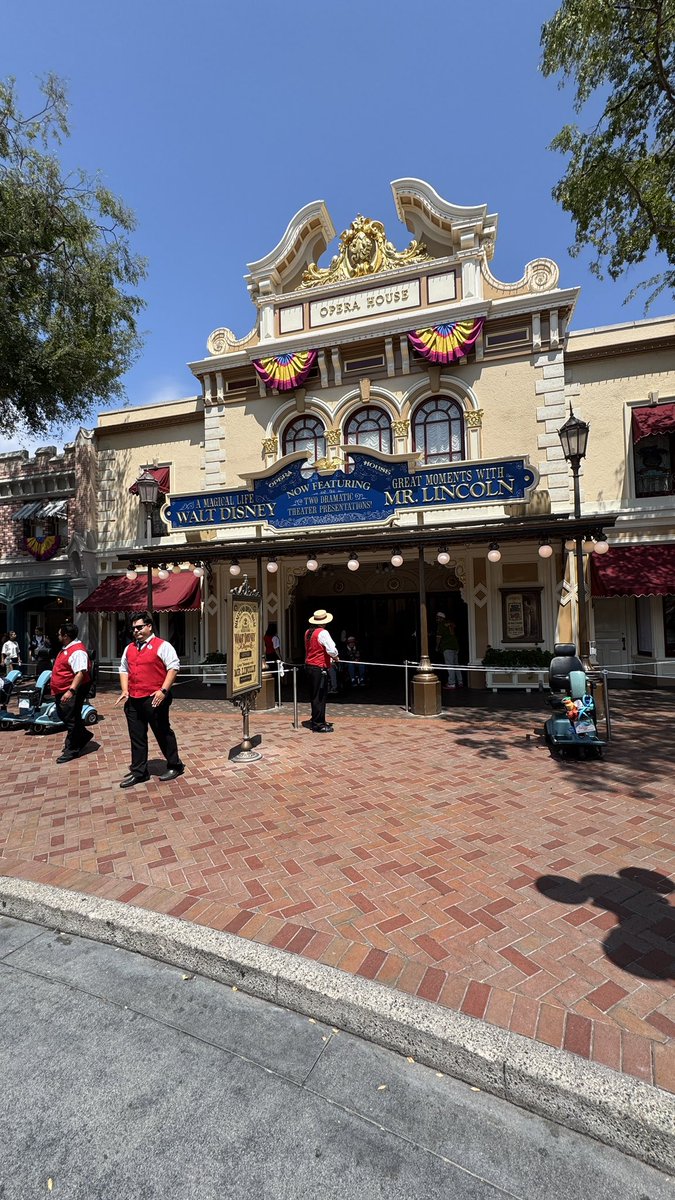 FrshBakedDisney's tweet image. The Main Street Opera House is open for stand by as of 1:45 pm today.
That was quicker than I thought.