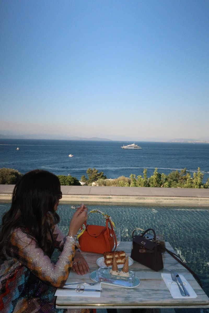 _ef26's tweet image. bodrum 🌊🌴🤍🦋