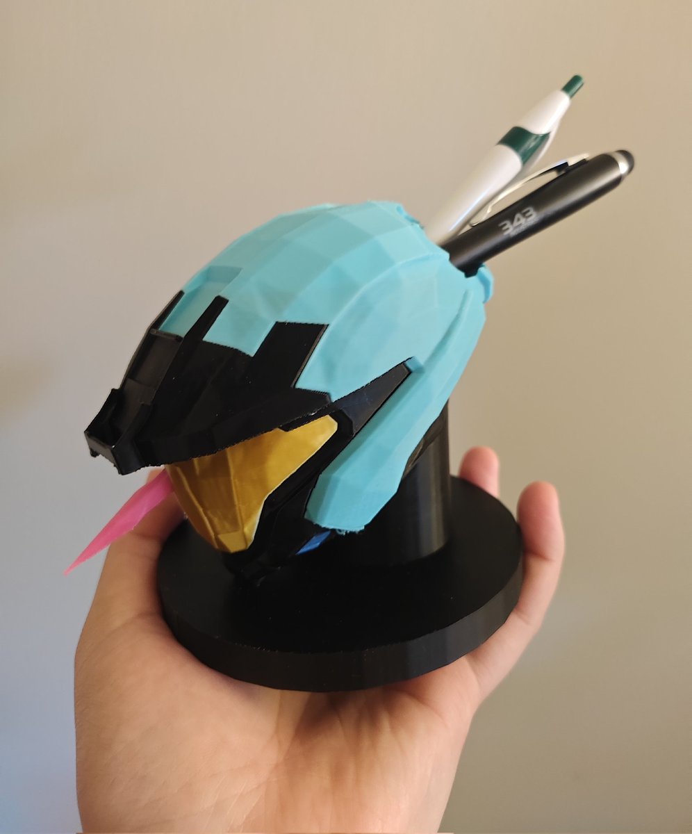 Generalkidd's tweet image. I'm excited to announce that the Kat Helmet Pencil Holder (with glow in the dark needle) I made awhile back is now available on my Etsy store! I have more stuff including the Floating Shade Turret coming real soon too! #Halo
You can grab the helmet here! generalkidd.etsy.com/listing/433775…