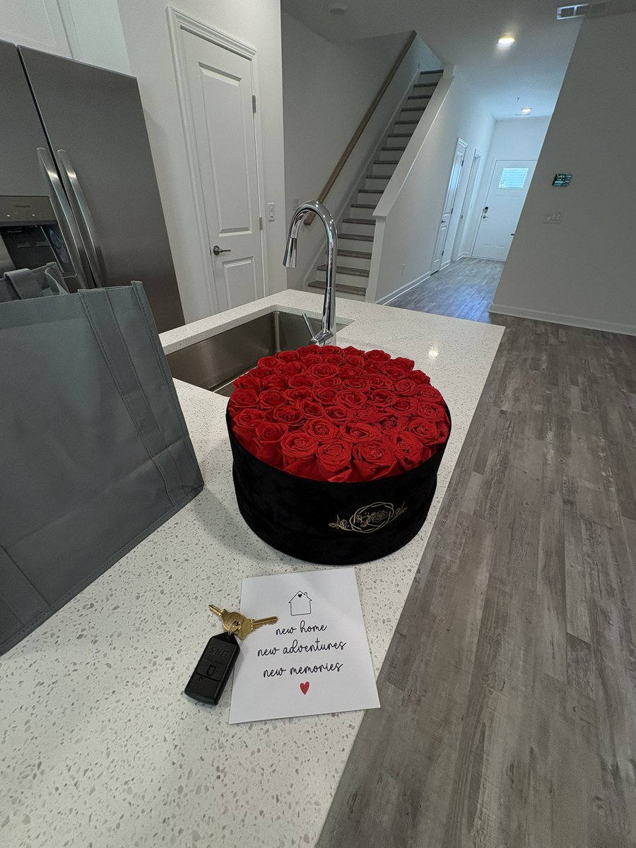 thabinb's tweet image. Miss townhome at 23🏡🥂#thankya✨