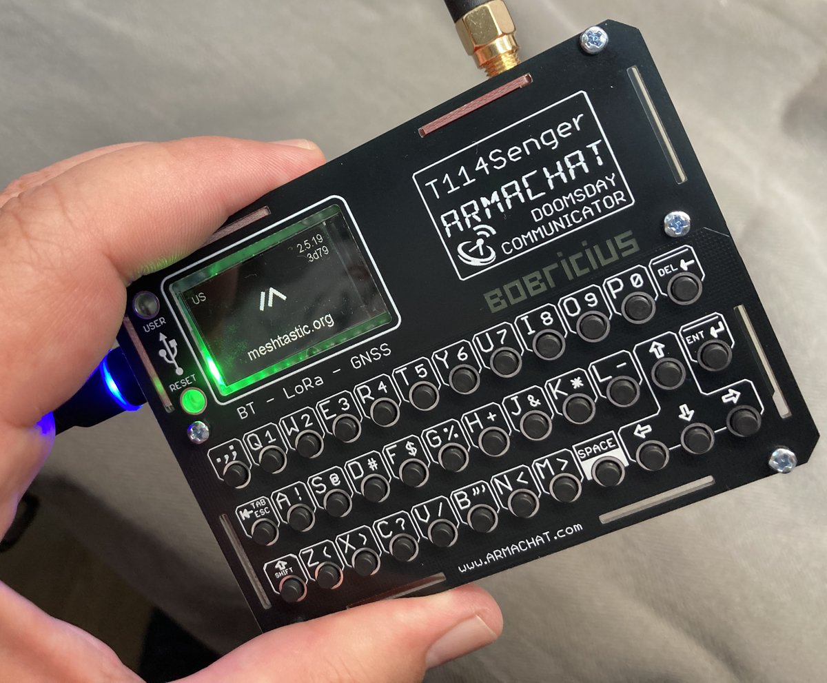 #t114Senger #meshtastic communicator based on the <a href="/HeltecOrg/">Heltec Automation</a>
Mesh node T114 also with #nRF52840 CPU. 
💕Unbeatable consumption and simplicity. #armachat
<a href="/NordicTweets/">Nordic Semiconductor</a>