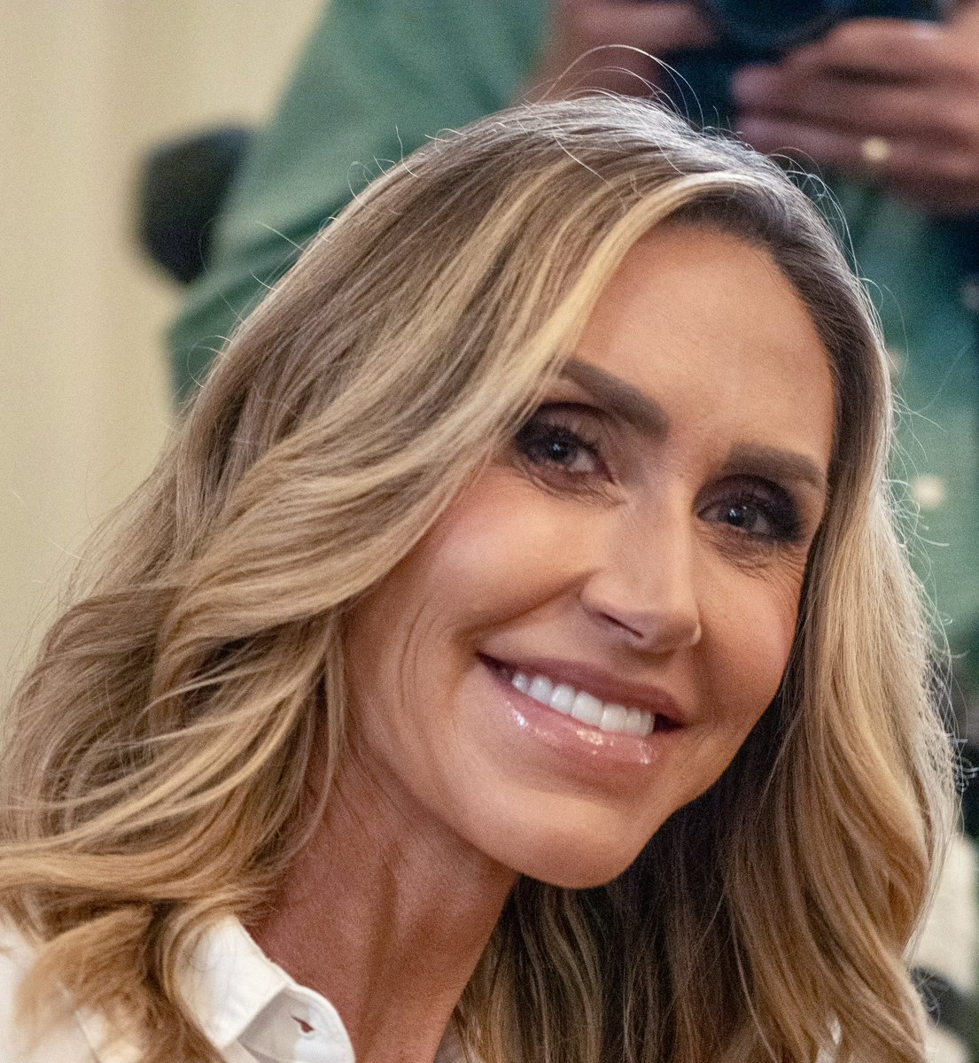 PenguinSix's tweet image. Lara Trump made an appearance in the East Room at the cryptocurrency bill signing.