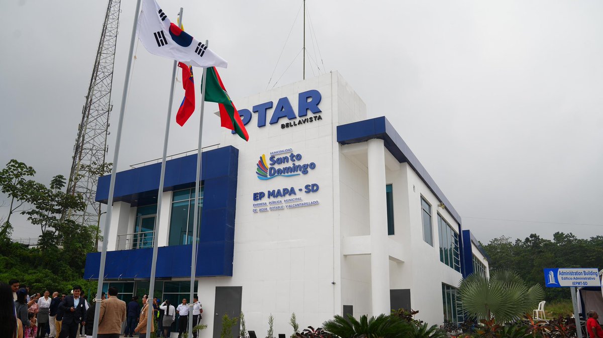 🇪🇨🤝🇰🇷 Un día histórico para #SantoDomingo. Con orgullo, inauguramos la Planta de Tratamiento de Aguas Residuales más moderna del Ecuador y la tercera en Latinoamérica. Un paso gigante hacia la sostenibilidad. Gracias al #Eximbank de Corea del Sur y al Gobierno N. por su apoyo.