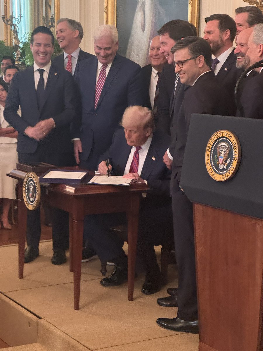 MikeHaridopolos's tweet image. Pictures from today’s bill signing ceremony at the White House. Always great to see my long time friend @SusieWiles 😀🇺🇸 and my best friend @Dr_Haridopolos