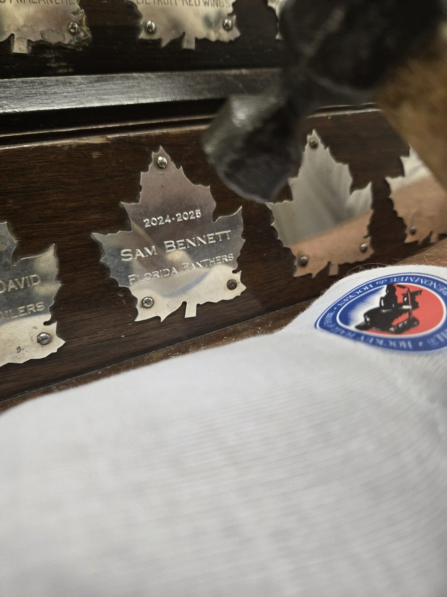 keeperofthecup's tweet image. Ladies and Gentlemen, your MVP of the #stanleycup playoffs is now on the Conn Smythe Trophy.
@FlaPanthers @HockeyHallFame @NHL