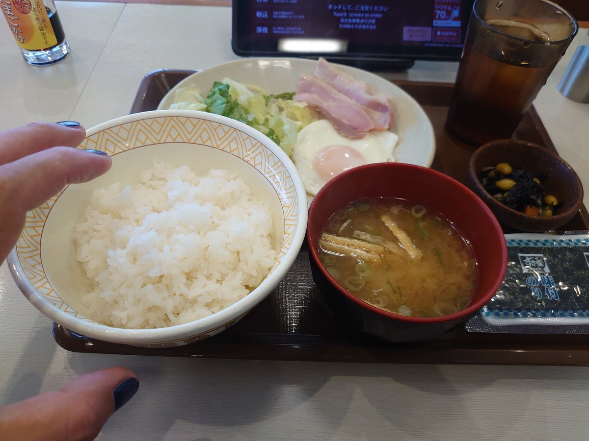 btsoyamachihiro's tweet image. 🎂おはやべ53th🎂

誕生日も結局 すき家
給料日後には すし屋
週に10日は すき家
今宵、生配信 観てや
youtube.com/live/lKa07LEXB…

 #DEADEND
 #EARTHSHAKER
 #ZIGGY
 #オフ会