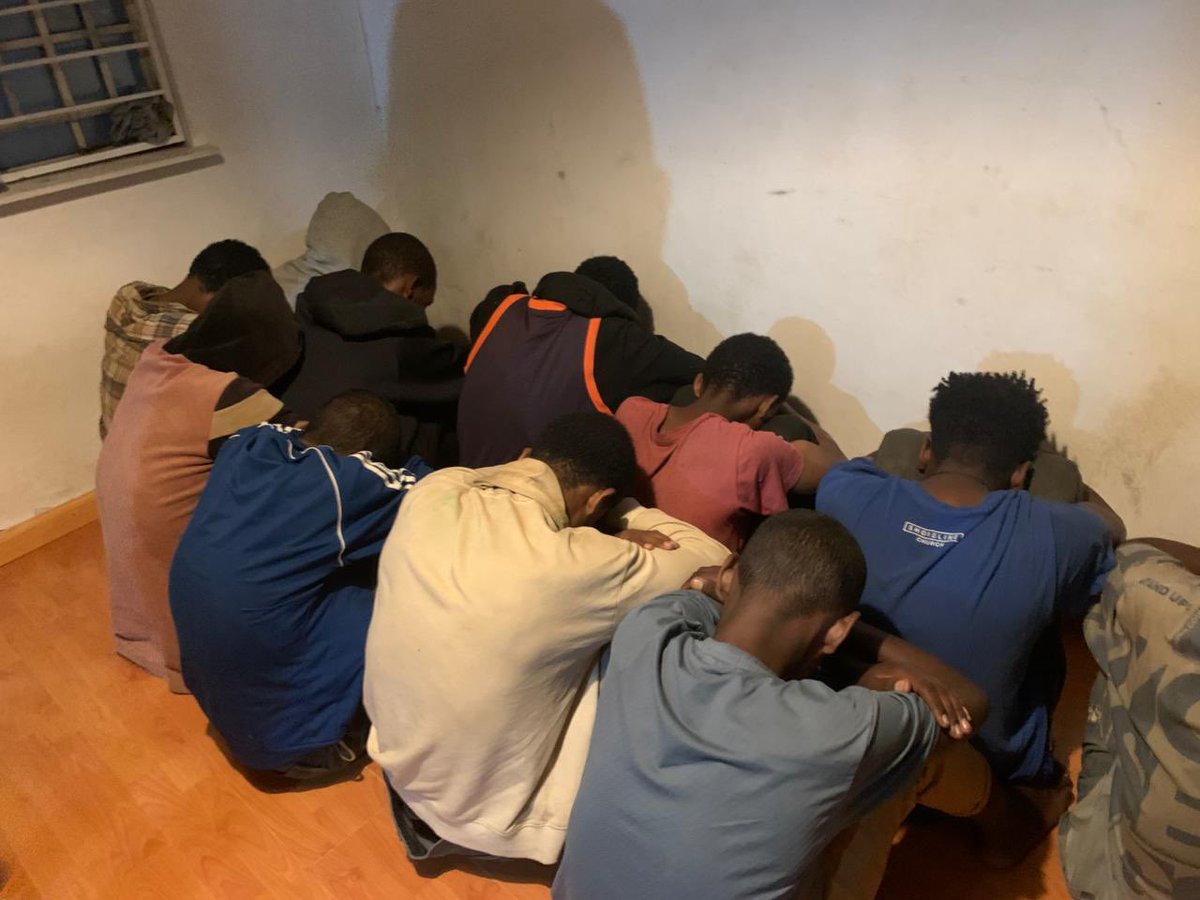 PublicSafetyMMC's tweet image. ♦️SUCCESS REPORT♦️
KIDNAPPING, FIREARMS & ROBBERY SUSPECTS BUSTED | AUCKLAND PARK
In a high-impact joint operation, TRT Sedibeng, Gauteng Traffic Wardens STT (Central Corridor), JMPD K9 Unit, CI Sedibeng, and private security companies raided a property on Finsbury Avenue,…