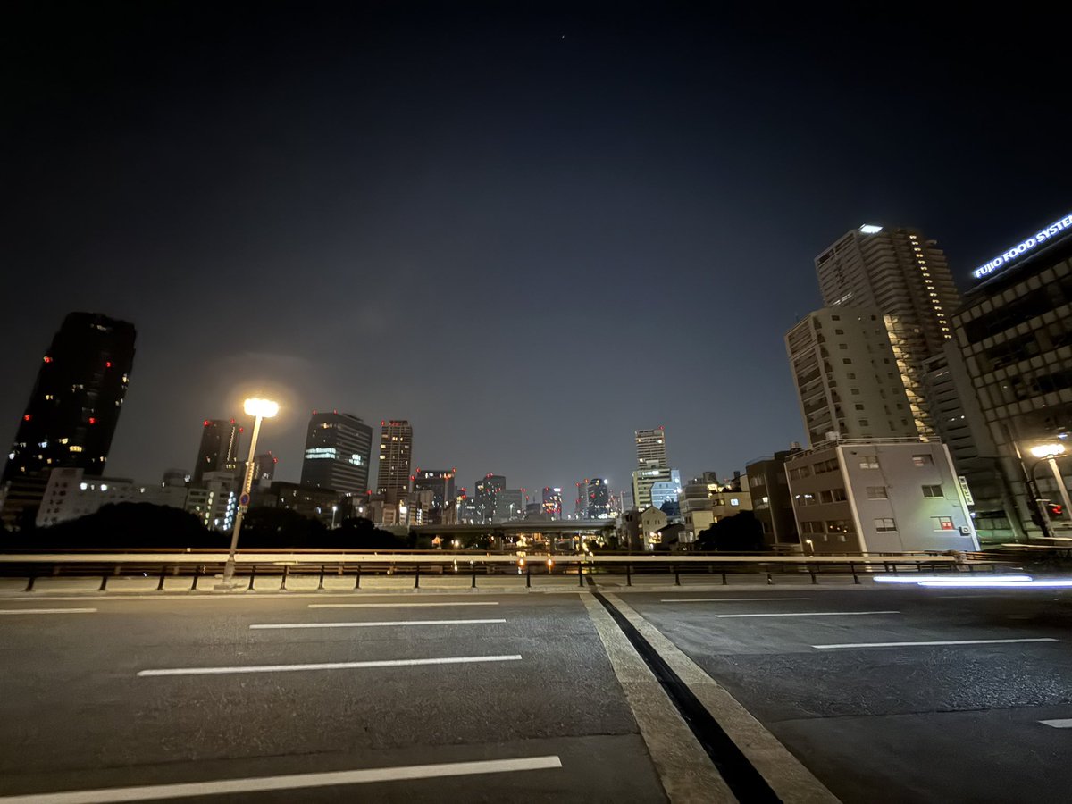 oochan_yeah's tweet photo. 梅田から難波まで
歩いた時の風景を写真に収めてみました https://t.co/h7X3mUk0my