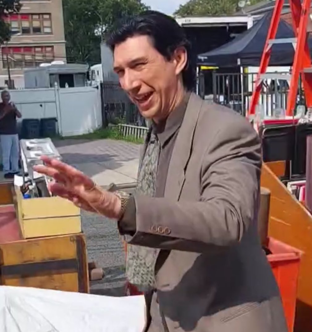 adamdriverss's tweet image. this man is a giant cutie pie 🥰