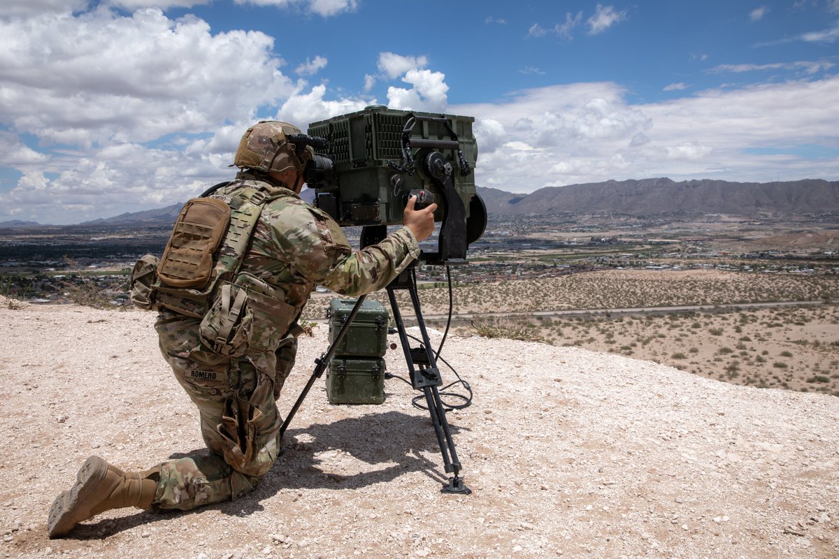 USNorthernCmd's tweet image. On watch with advanced detection gear — Cavalry Scouts from @JointTFSB help secure the southern border alongside @CBP.
📍 El Paso, Texas