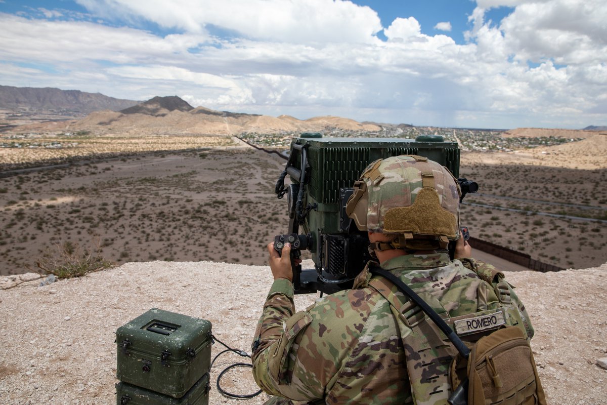 USNorthernCmd's tweet image. On watch with advanced detection gear — Cavalry Scouts from @JointTFSB help secure the southern border alongside @CBP.
📍 El Paso, Texas
