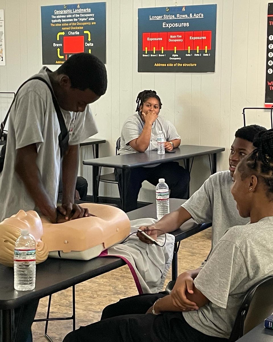 ColaFire's tweet image. Teens in the second session of our summer Youth Empowerment Academy have been rollin this week!
✅ toured our Logistics Division 🚒
✅ visited the SC Fire Academy 🔥
✅ completed CPR skills class
@NatUrbanLeague @CFDRECRUITING