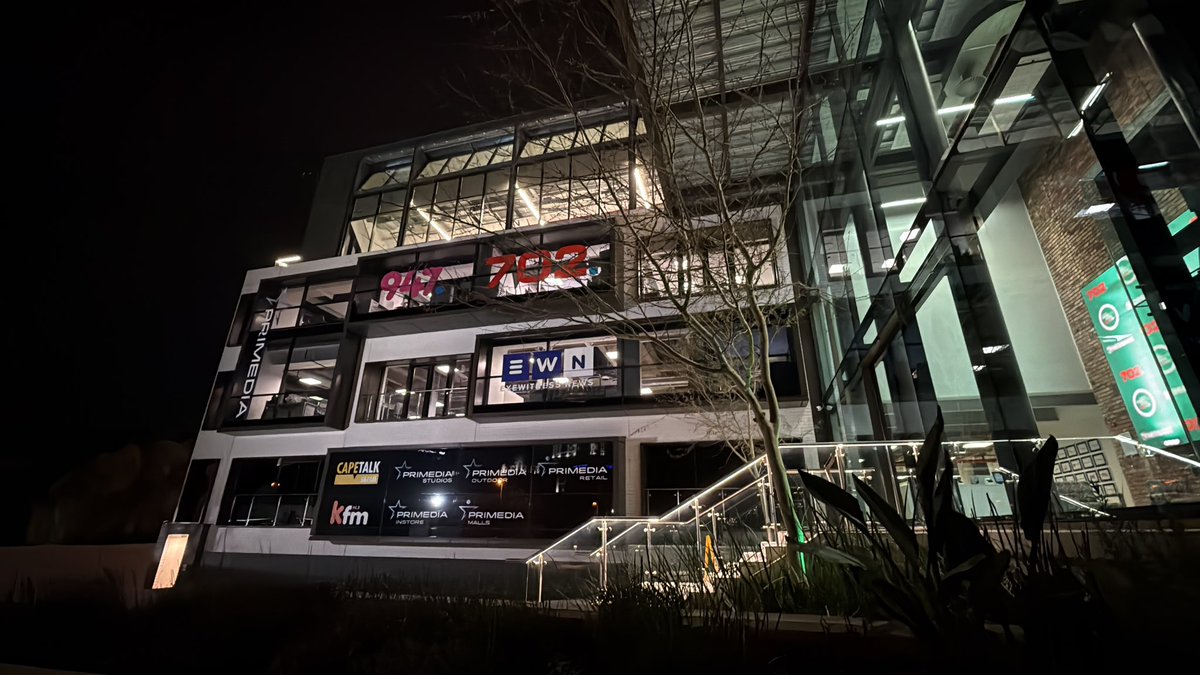 Back on air tonight.. #SamLehokoOn947 🩷