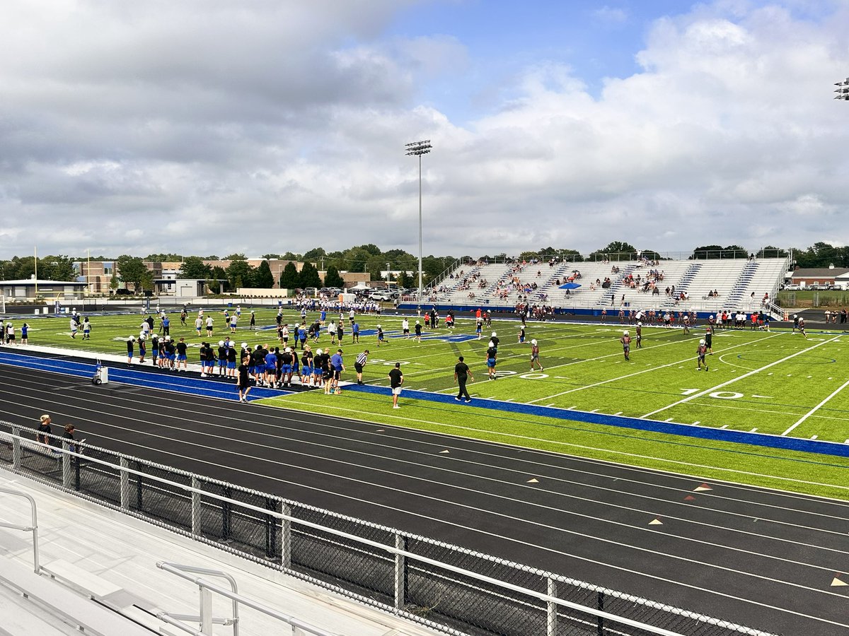 XeniaAthletics's tweet image. Minority Scholarship 7 on 7 is underway from Doug Adams Stadium!  Xenia vs Trotwood and Hamilton vs Miamisburg up first!