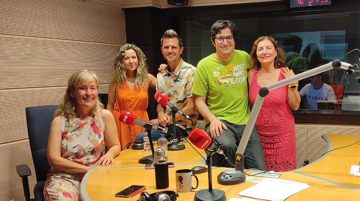 'Despedida en la última estación'. ❤️ Este ha sido el viaje de nuestras vidas, gracias por haber formado parte de él. Programa disponible en #RNEAudio y el resto de plataformas.

🎧 Podcast: rtve.es/a/16669781

#AdiósNómadas <a href="/rne/">Radio Nacional</a> <a href="/rtve/">RTVE</a>

¡Hasta siempre!
