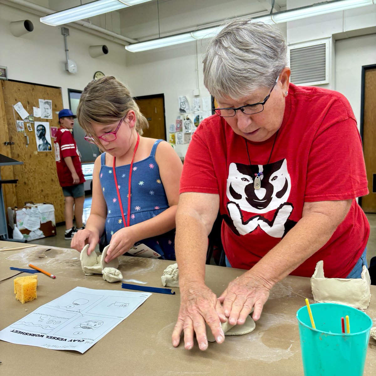 WisAlumni's tweet image. Session ✌️ of GPU! We love seeing the young and young-at-heart really get into the activities within their majors. Look out, because we have more to share from Grandparents University! One session left! Will we see you there?

uwalumni.com/grandparents-u…