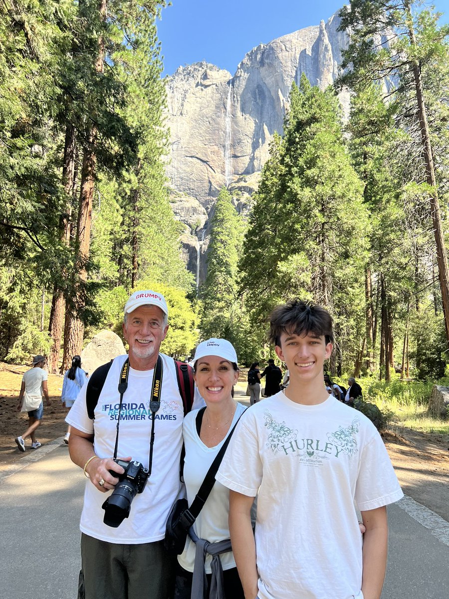 TinaDescovich's tweet image. God has created the most beautiful earth. We stand in awesome wonder!
Hello from Yosemite!