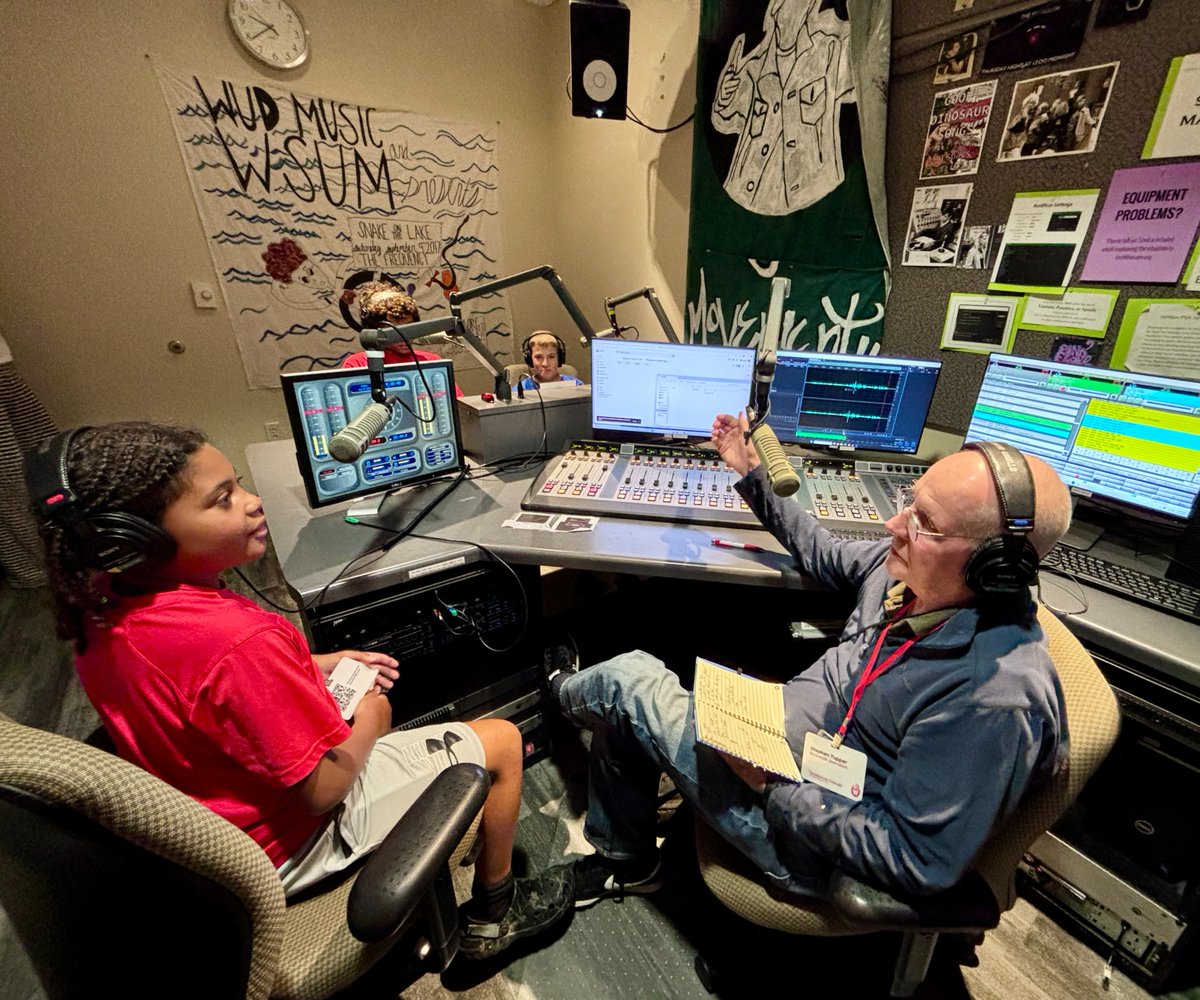 WisAlumni's tweet image. Session ✌️ of GPU! We love seeing the young and young-at-heart really get into the activities within their majors. Look out, because we have more to share from Grandparents University! One session left! Will we see you there?

uwalumni.com/grandparents-u…