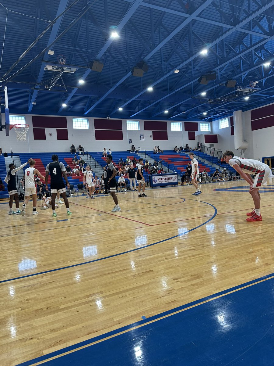 ChaeseVaudrin's tweet image. Day 2 at MADE Hoops x Gym Rats Augusta Live S2.

Utah Prospects 16u EYBL vs Bates Fundemental 16u EYCL 

Crew Fotherhingham has been excellent. 

Iowa State, Utah Valley, Hawaii, and South Dakota, and San Diego State all watching.
