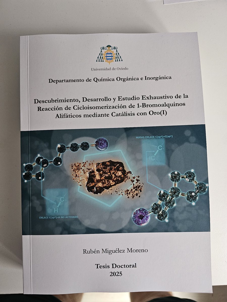 Gracias a toda esa gente que ha formado parte de esto. Eternamente agradecido con mi familia, por sus valores... Gracias también a mis compañeros de trabajo, por soportarme estos años. Gracias Pablo por guirarme en esta etapa!! Y por último, gracias al tribunal por la discusión.
