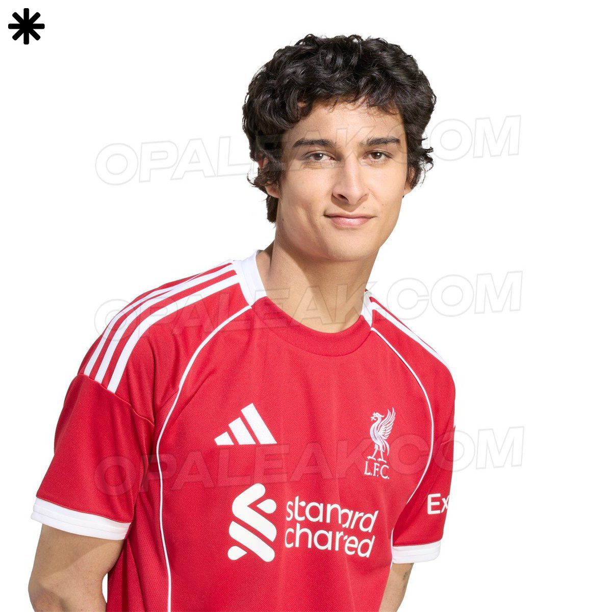 ParaPaul78's tweet image. Liverpool proper home kit. Not that fake crappy one doing the rounds