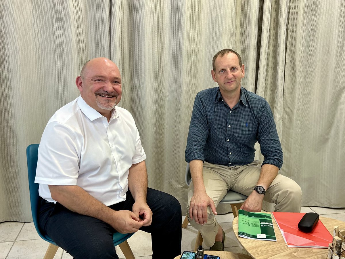 Boccaletti83's tweet image. 🪖 Très heureux d'avoir pu échanger avec le Colonel Bertrand Gebührer, délégué militaire départemental du Var.
✒️ Ce fut l'occasion de lui présenter notre rapport sur "la sensibilisation de la jeunesse à l'esprit de défense".
🇫🇷 Une jeunesse qui aime son pays, c'est ce dont la…