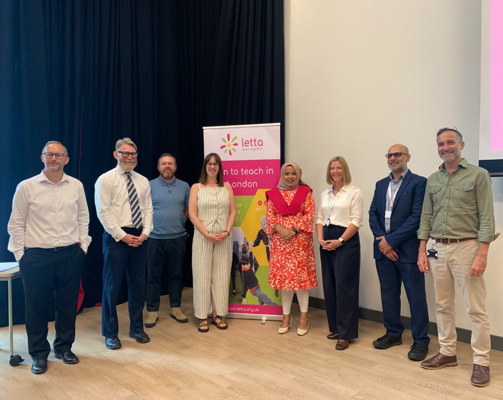 ApsanaBegumMP's tweet image. Mentoring and coaching can be transformative for growth and change.
This week, I was pleased to meet and congratulate students and leaders from Oaklands, Langdon Park & George Green schools who have been doing just that, with primary pupils transitioning to secondary education.