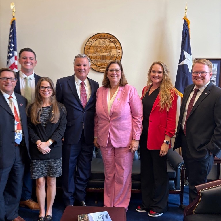 RepJulieJohnson's tweet image. Productive conversation with the @TEXOAssociation, the voice of North Texas’ commercial construction industry.
We talked about building good-paying jobs, strengthening our workforce, and growing our economy.
Proud to support our builders and workers!