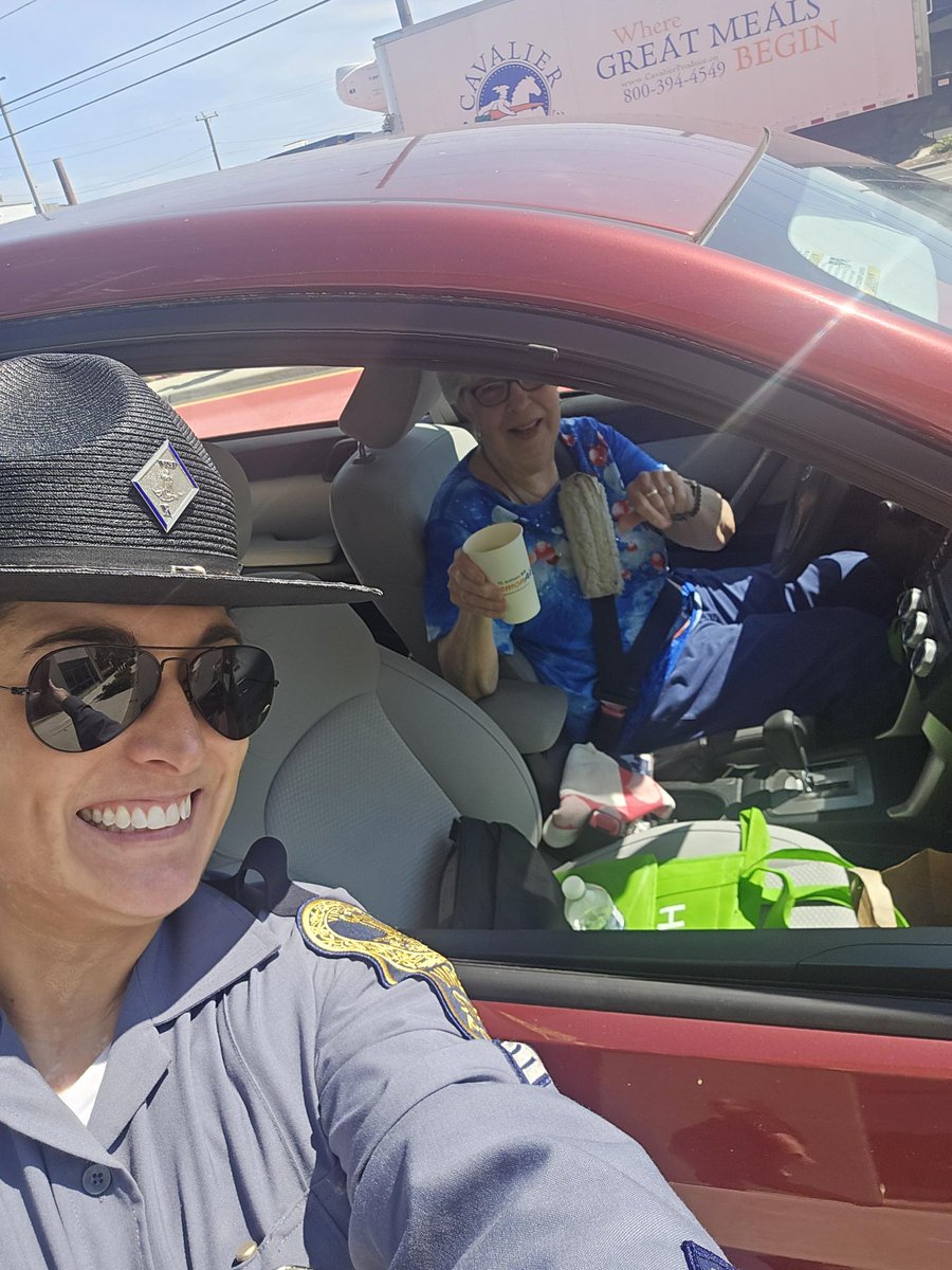 VSPPIO's tweet image. Sr. Trooper Hite & Sgt. Shehan are in Richmond with
@CBS6 serving ice cold lemonade to amazing folks including a @GRTCTransit driver & riders! In support of Anthem LemonAid to Help fight childhood cancer.
To learn more visit: 🍋shorturl.at/Xm2M4