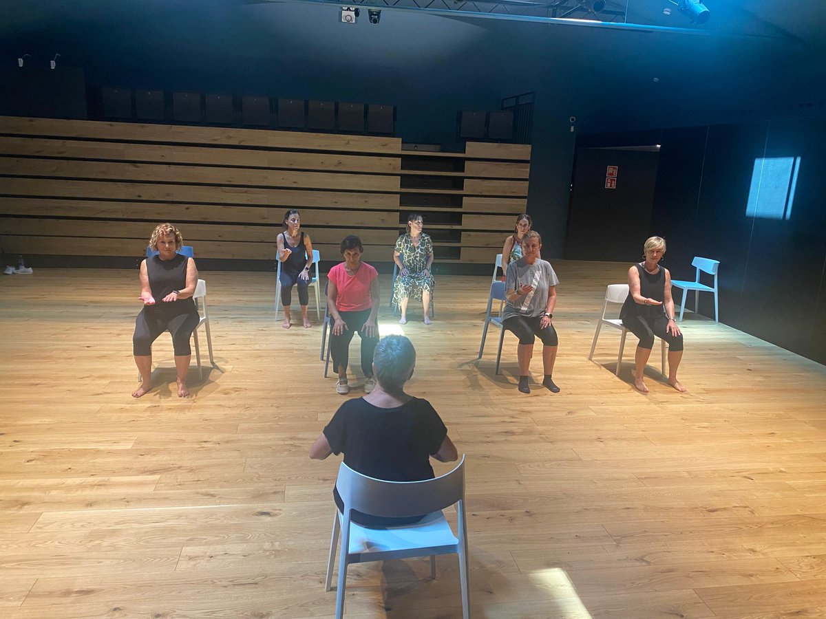 🔵🫁 Pacients de #Catalunya han assistit aquest dimecres a la Jornada de Dansa per a pacients de #càncerdepulmó

➡ Aquesta sessió ha comptat amb la participació de Montse Colomer, ballarina i coreògrafa