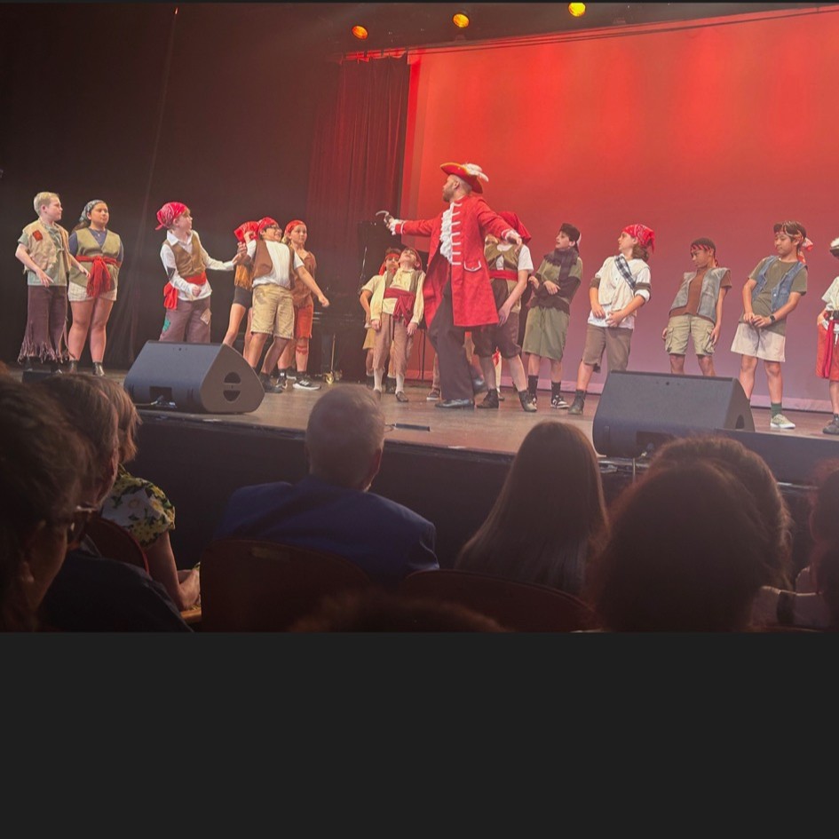 summerlearning's tweet image. Such a fun visit to @CampBroadway on our #50in50 tour! Broadway pros lead theater-loving kids in song, dance, scenes and a final showcase! Thank you for building skills, teamwork & confidence on stage and beyond!#Keepkidslearning