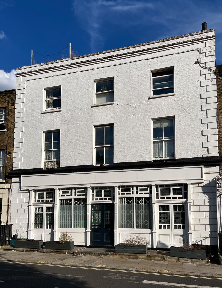 jon_cooper75's tweet image. Camden NW1, lost bird and horse…

Just left The Old 🦅