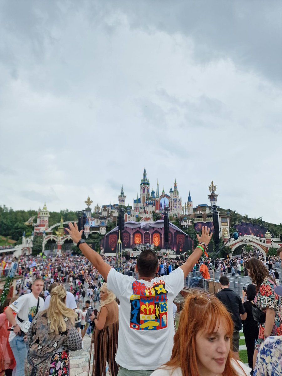 Miguelweb16's tweet photo. Recuerdos de los dos últimos Tomorrowlad, a los que vais este año disfrutar de una experiencia única! https://t.co/yefCoTiRAe