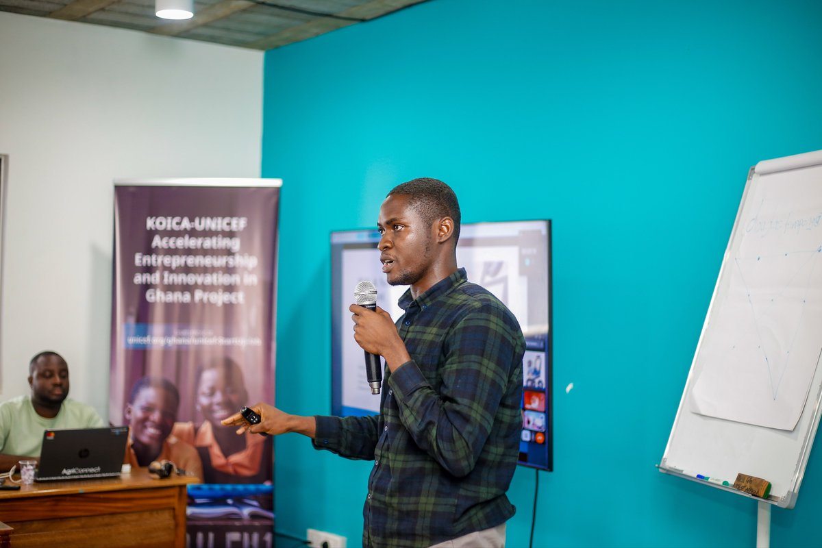 UNICEFStartups's tweet image. Last Friday marked the end of a powerful first work week for Cohort 5, from pitch clinics to peer connections.

Our innovators presented refined solutions and received expert feedback to strengthen their pitches. The day ended with a cohort mixer to connect, share, and recharge.