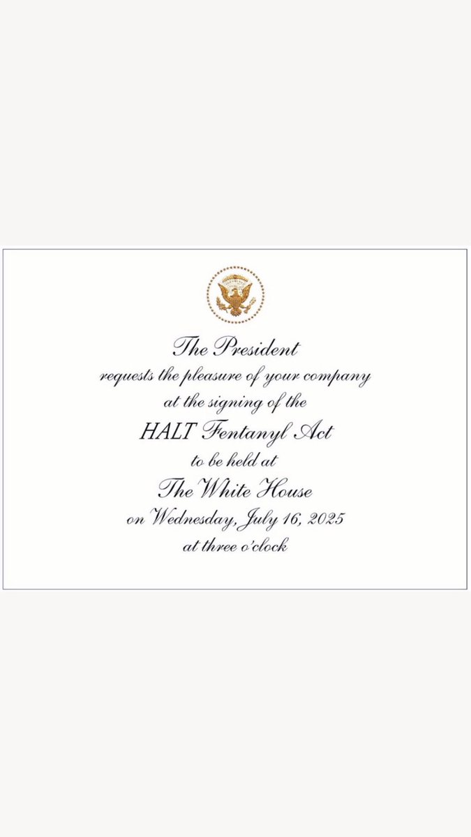 KiprilovNicole's tweet image. President Trump signed the HALT Fentanyl Act to curb the illicit flow of fentanyl into our country. @TABSReport brought 23+ Angel Families who have lost loved ones to fentanyl poisoning, and I was beyond honored to stand by these families as they witnessed our President sign this…