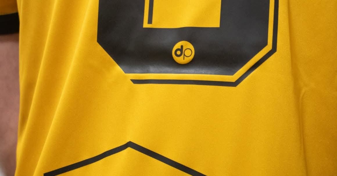Let’s take a closer look... 👀

#UnHenAur #OneOldGold #carmarthentownafc #DirectPrint #joma